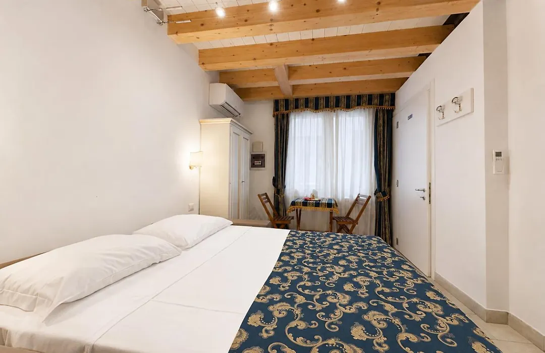 Flove' Rooms Venice-1